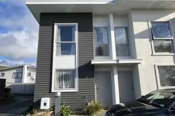 13/32 Dr Taylor Terrace, Johnsonville