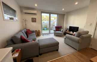 13/32 Dr Taylor Terrace, Johnsonville