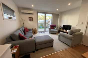 13/32 Dr Taylor Terrace, Johnsonville
