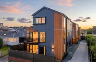 15A Manapau Street, Meadowbank