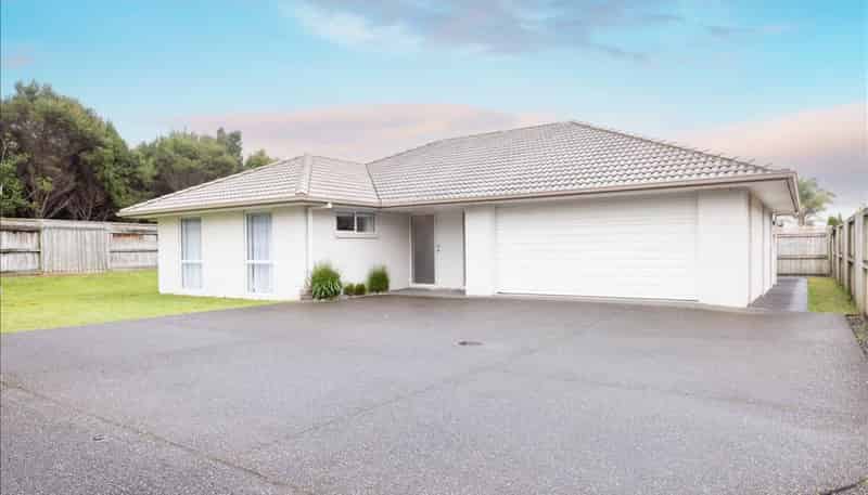 292 Lakes Boulevard, Pyes Pa
