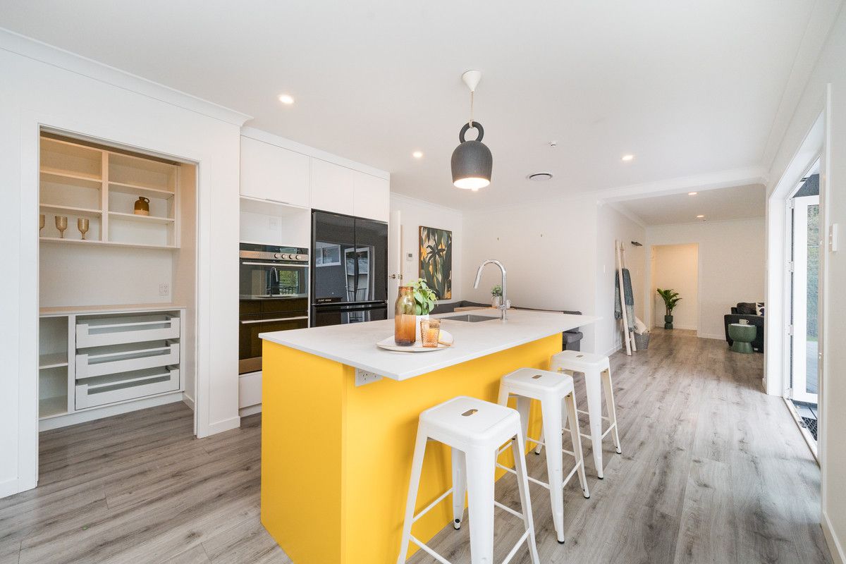Renovated With Double Glazing - Bild 3