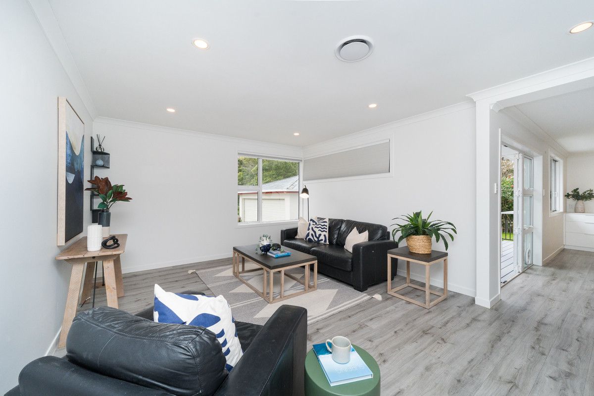 Renovated With Double Glazing - Bild 6