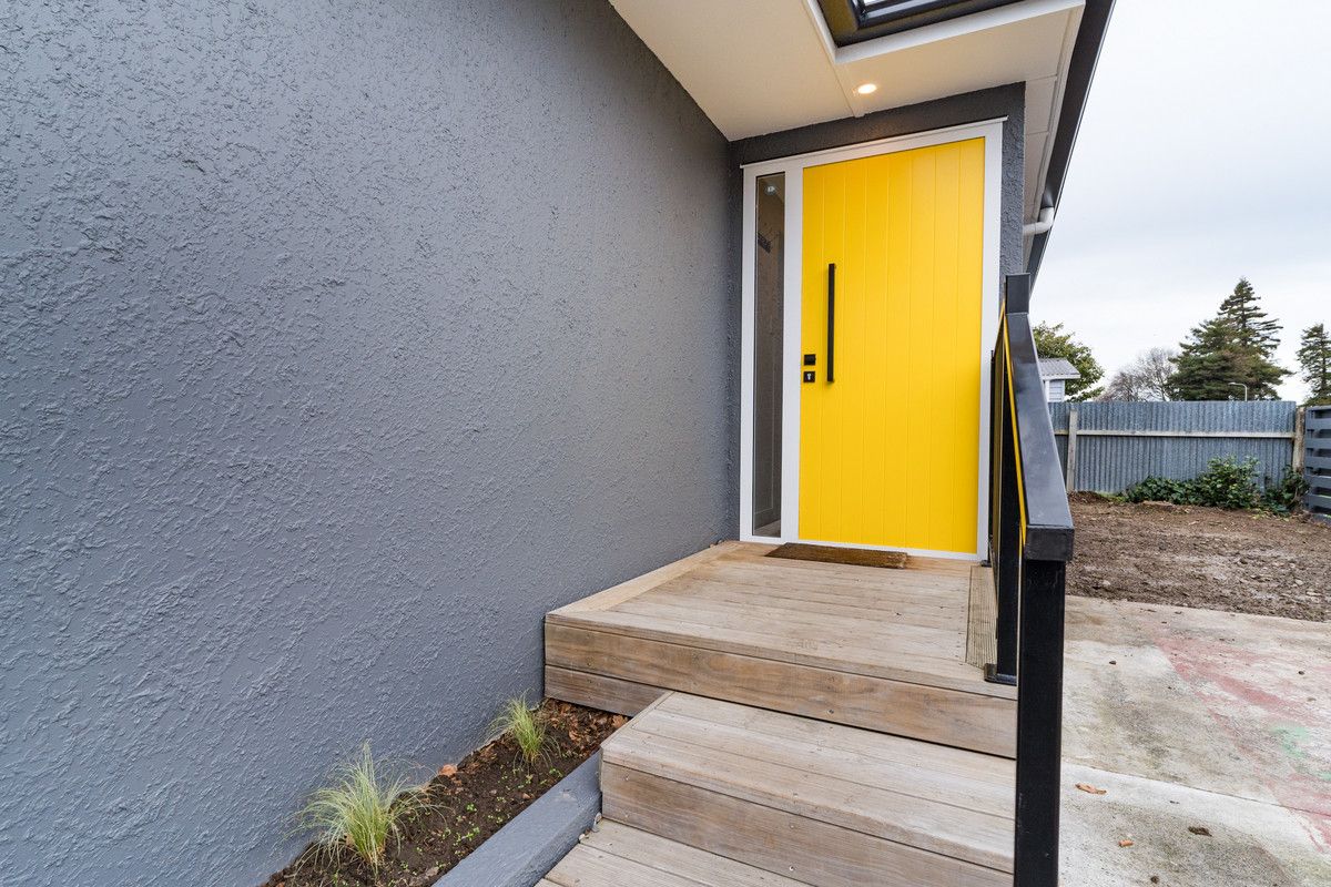 Renovated With Double Glazing - Bild 5