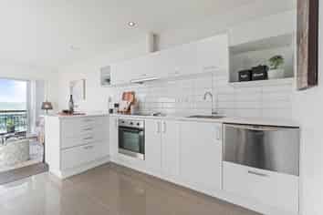 D6/60 Masons Road, Oteha