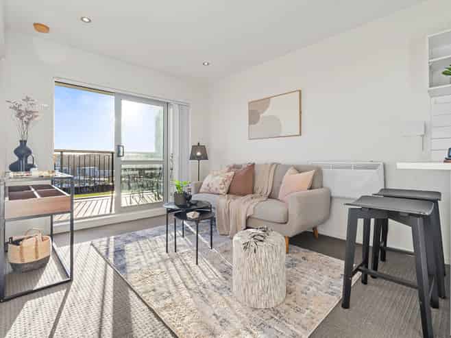 D6/60 Masons Road, Oteha