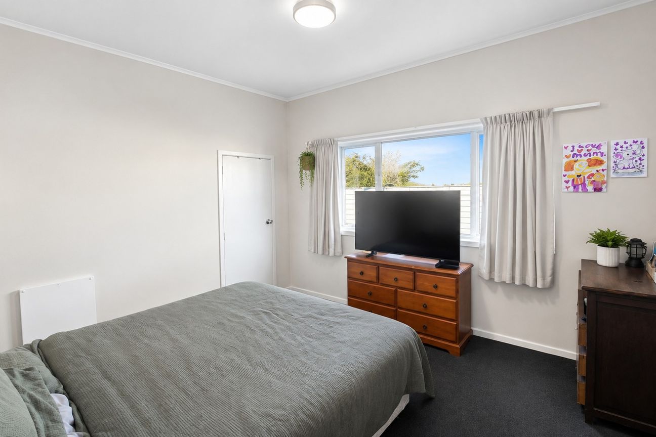SPACIOUS FOUR BEDROOM STAND ALONE HOME: - Bild 5