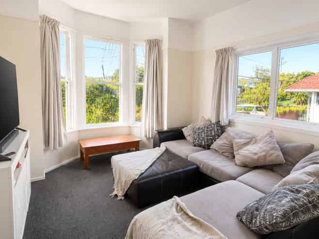 2 Tarawera Road, Johnsonville