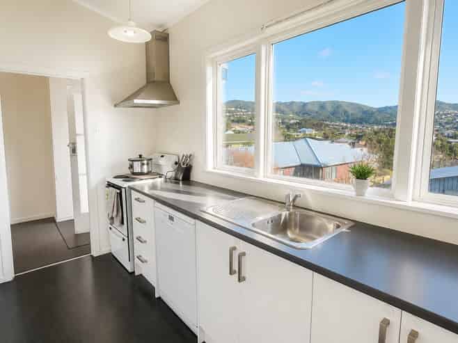 2 Tarawera Road, Johnsonville