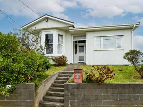 2 Tarawera Road, Johnsonville