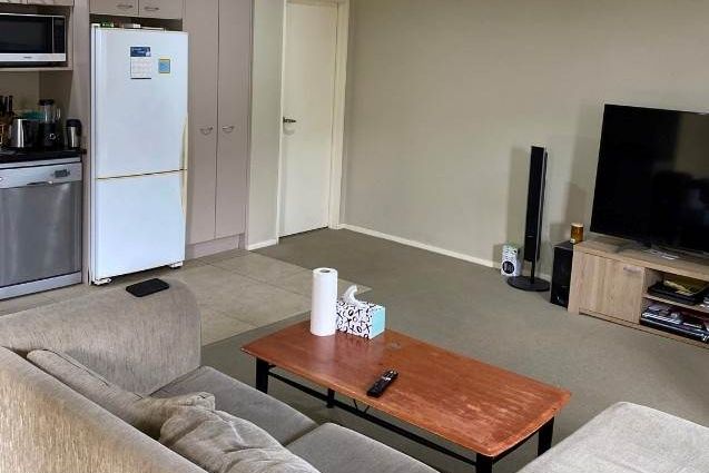 4 Bedrooms & 2.5 Bathrooms In Handy Location - Ansicht 3