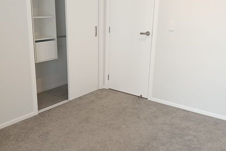 Townhouse in Hamilton East - Mehr