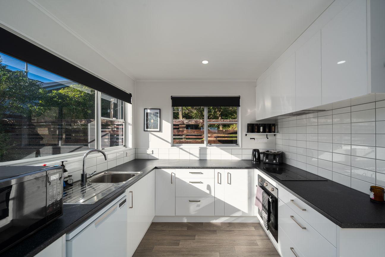 Modern 4 Bedroom Home in Newlands – pohled 2
