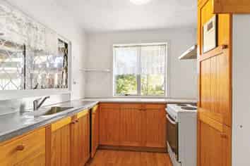 15 Bundena Place, Clendon Park