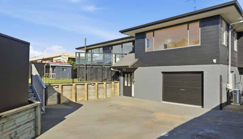 56 Matua Road, Matua