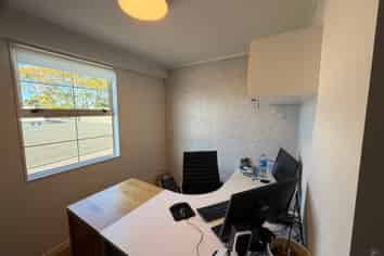 Premium Office Space for Lease-locktower Building