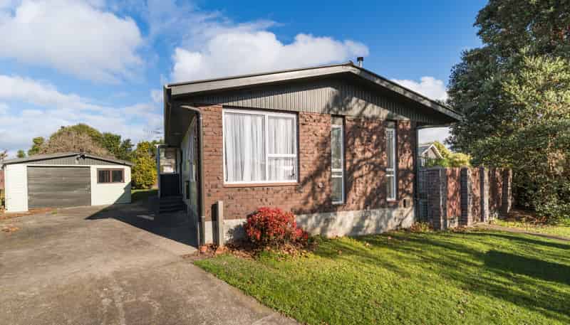 39 Robinson Crescent, Westbrook