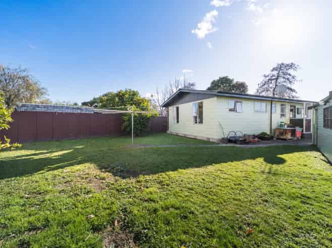 39 Robinson Crescent, Westbrook