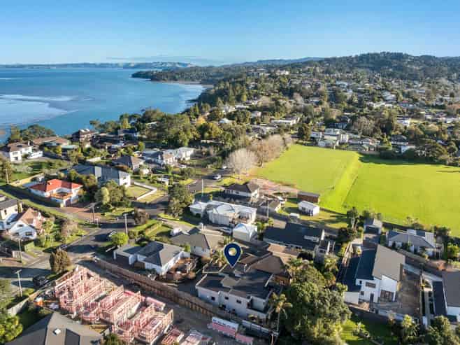 13A Cliff View Drive, Green Bay