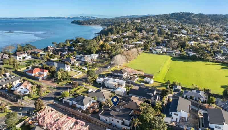 13A Cliff View Drive, Green Bay