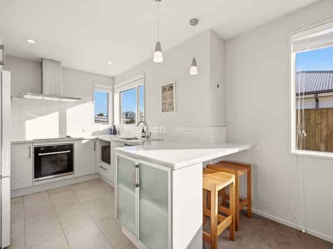 1/166 Harewood Road, Papanui
