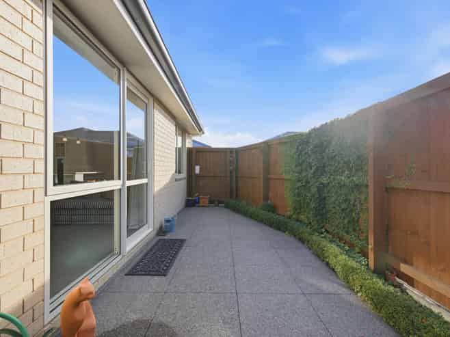 1/166 Harewood Road, Papanui