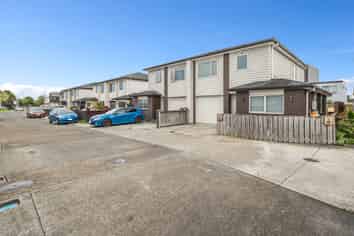 24 Dolbel Place, Mangere East