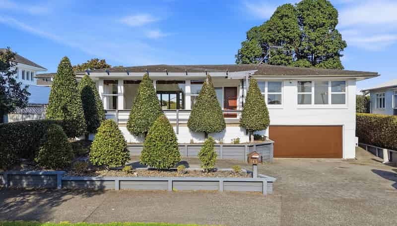 143 Riddell Road, Glendowie