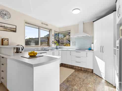 4 Persico Way, The Wood