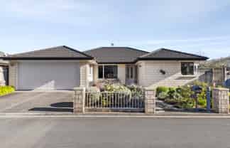 4 Persico Way, The Wood