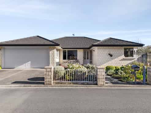 4 Persico Way, The Wood