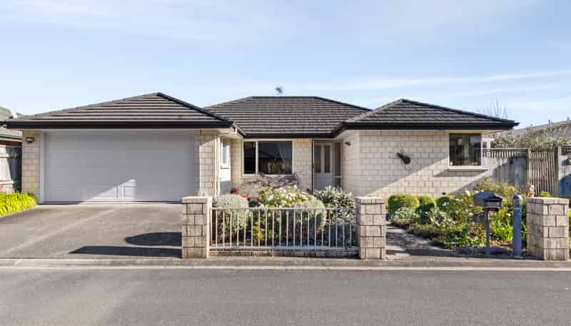 4 Persico Way, The Wood