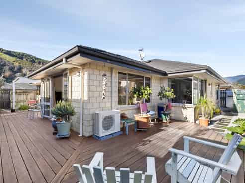 4 Persico Way, The Wood