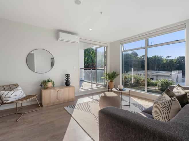 205/19 Bute Road, Browns Bay