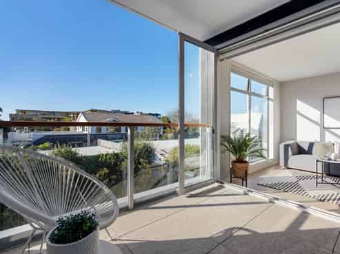 205/19 Bute Road, Browns Bay