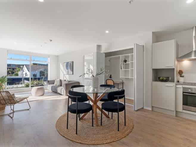 205/19 Bute Road, Browns Bay