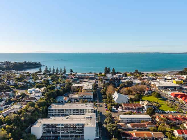 205/19 Bute Road, Browns Bay