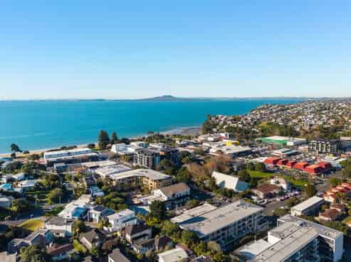 205/19 Bute Road, Browns Bay