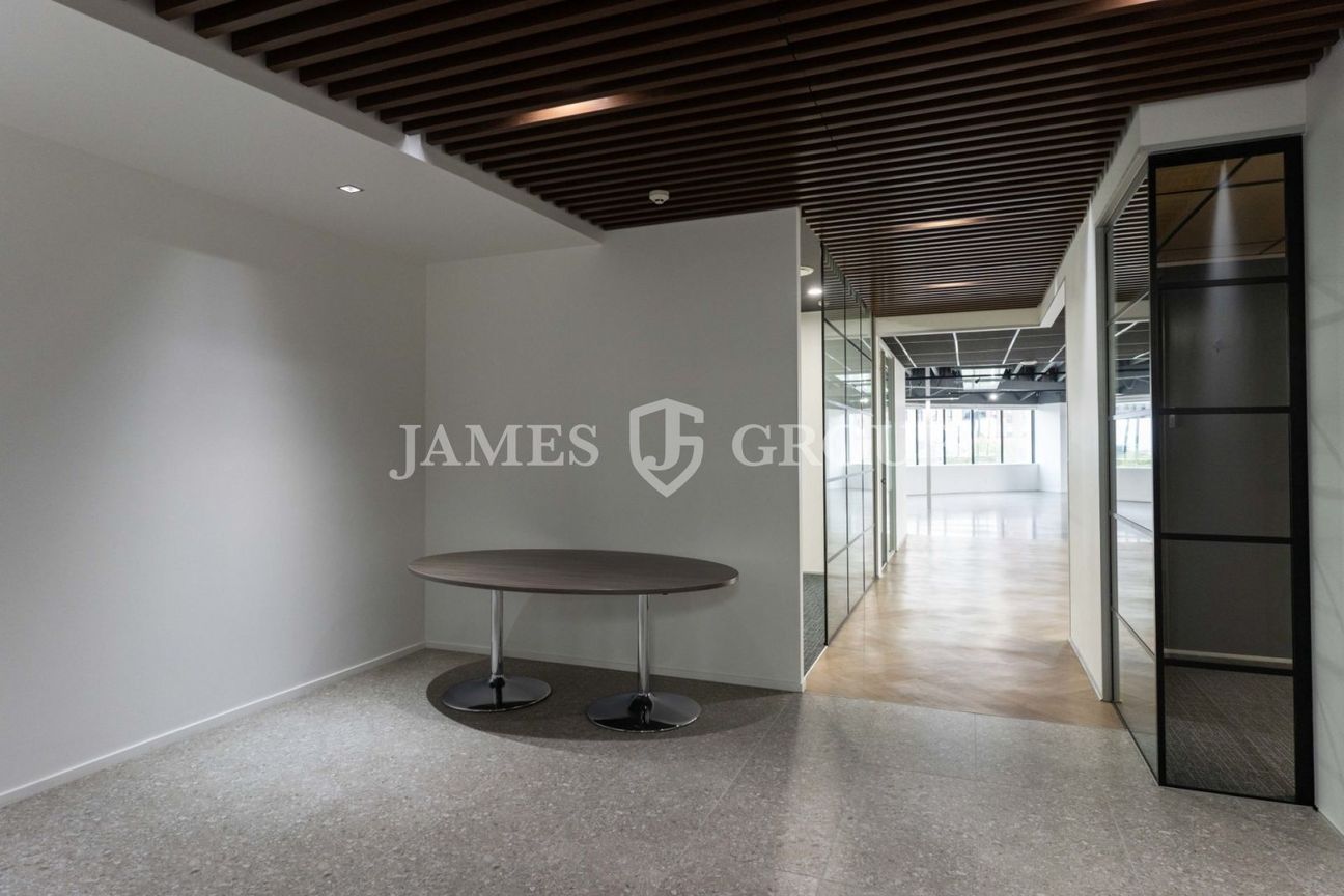MODERN GRAFTON OFFICE WITH FLEXIBLE FIT-OUT - Widok 2