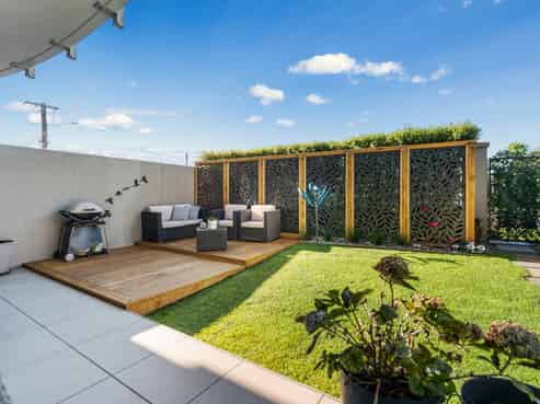 102/252 Centreway Road, Orewa