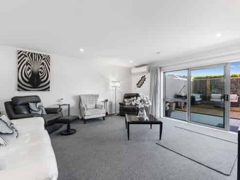 102/252 Centreway Road, Orewa