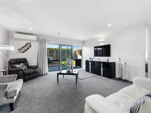 102/252 Centreway Road, Orewa