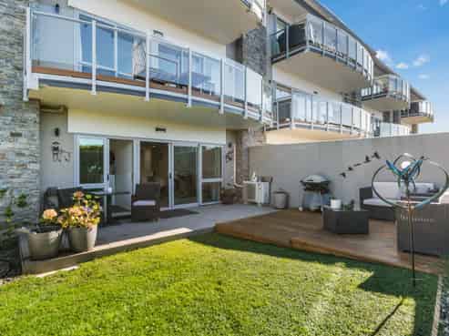 102/252 Centreway Road, Orewa