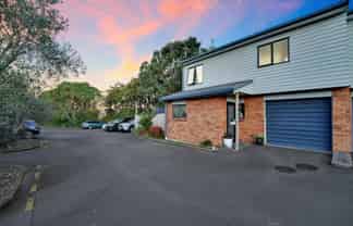 4/36 West Coast Road, Glen Eden
