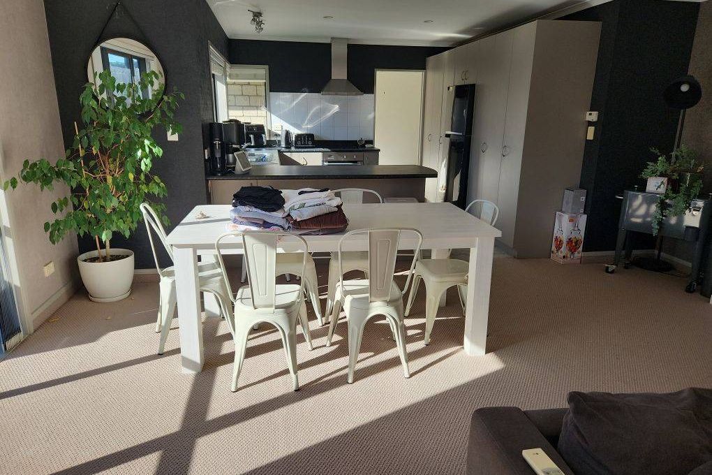 Spacious 4-Bedroom Family Home in a Quiet Cul-de-Sac - Widok 3