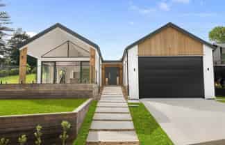 7 Kaihuia Lane, Clevedon