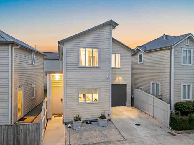 20 Warbler Crescent, Papakura
