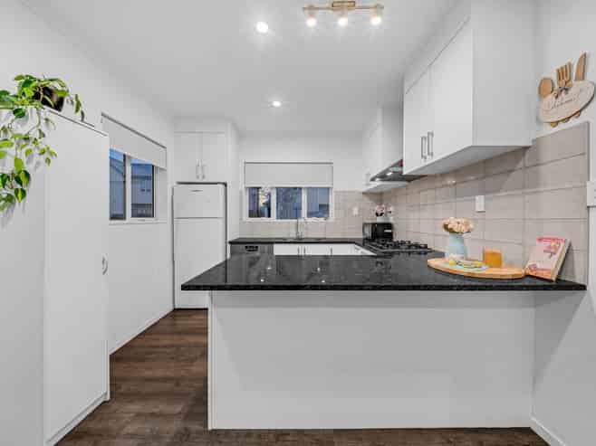20 Warbler Crescent, Papakura