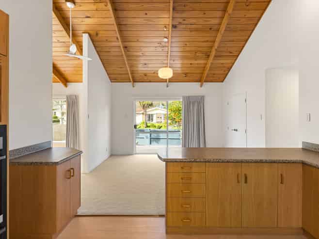 2 Sunvale Crescent, Whataupoko