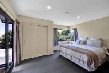 1955 Egmont Road, Kaimiro